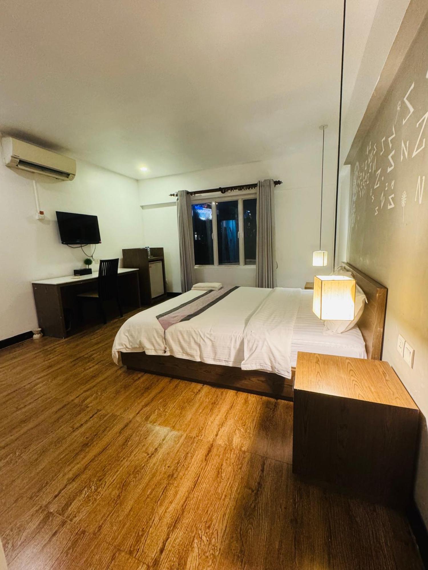 Asiban Quay Boutique Hotel Phnom Penh Exterior photo